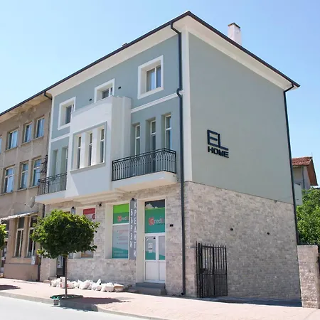 Частна квартира Elhome *